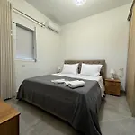 Maison d'hôtes Lady 40 - Valona 3*