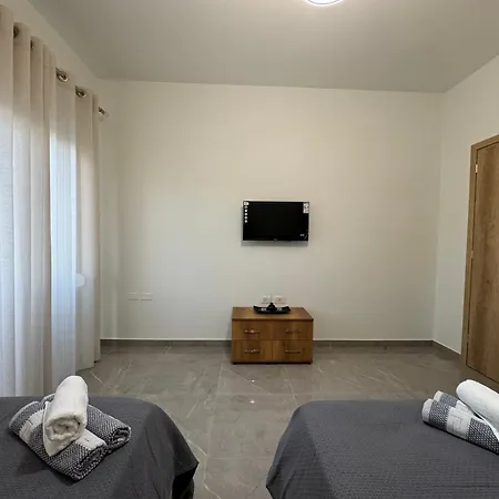 Angelo Agapi בית הארחה 3*