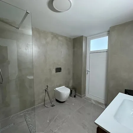 Angelo Agapi Penzion Vlorë