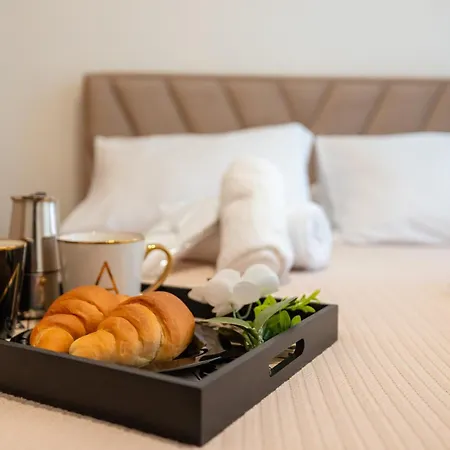 Lady 40 - Valona, By Alba Experience Guest house Vlore