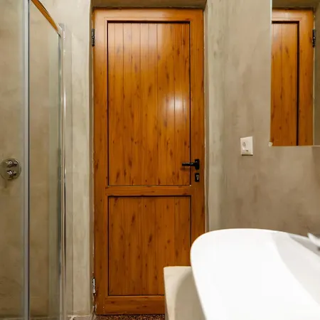 Guest house Lady 40 - Valona, By Alba Experience