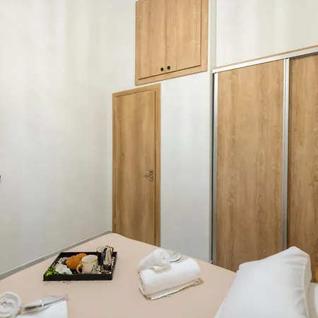 Guest house Lady 40 - Valona, By Alba Experience 3*