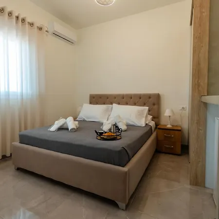 Lady 40 - Valona, By Alba Experience Guest house Vlore