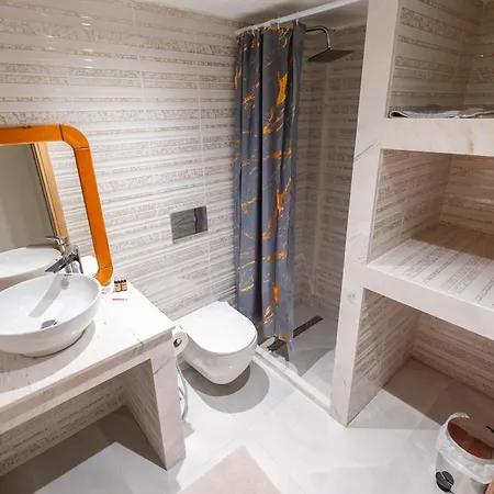 Lady 40 - Valona, By Alba Experience Guest house Vlore