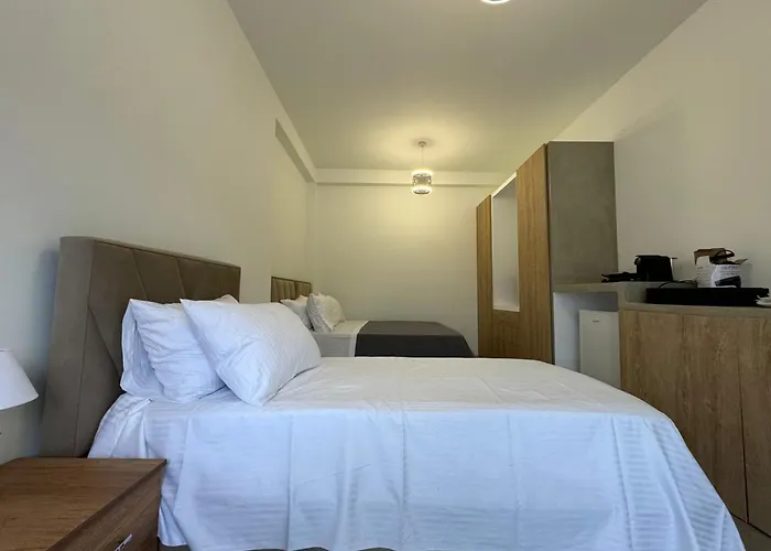 Angelo Agapi Konukevi Avlonya